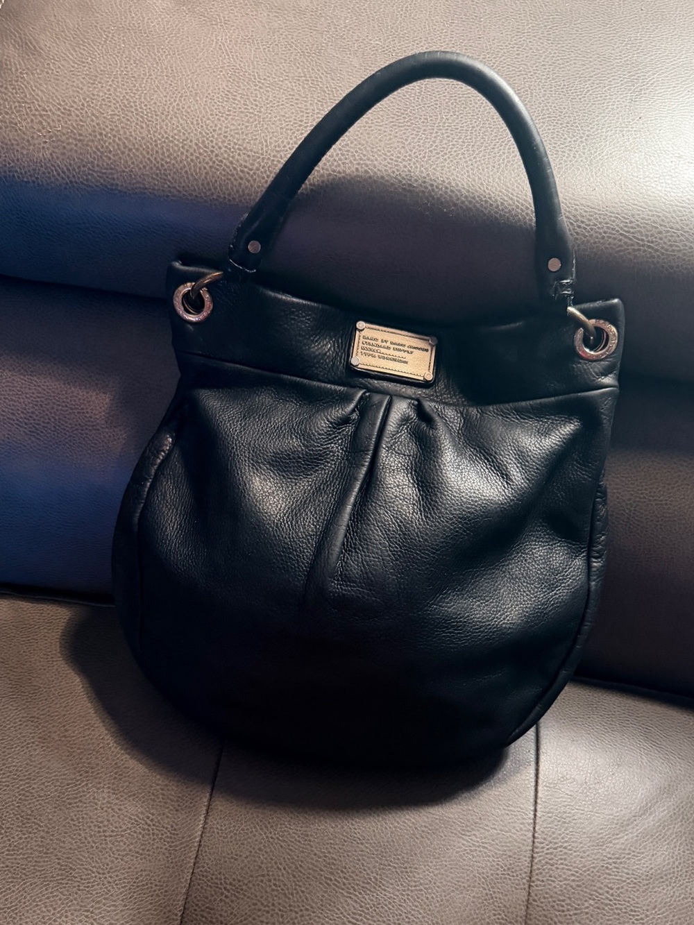 Marc Jacobs Black Leather Women's Shoulder Bag - Classic Everyday Tote